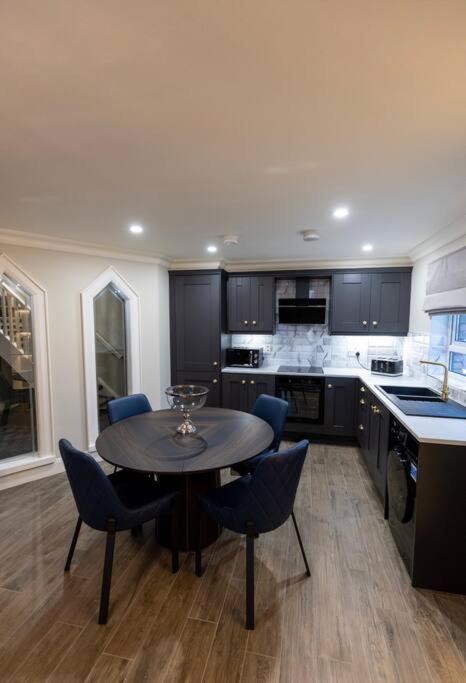 Luxury Town Centre Apartment Кукстаун Екстериор снимка
