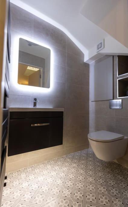 Luxury Town Centre Apartment Кукстаун Екстериор снимка